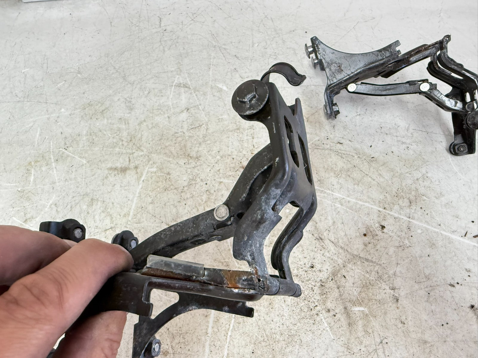 2002 Honda Goldwing GL1800 Rear Trunk Lid Hinge Right & Left Hinges