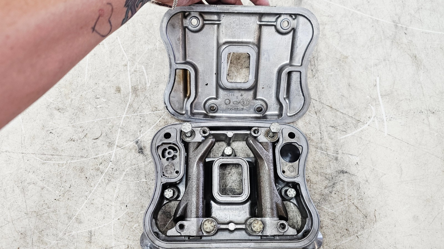 2001 Harley Davidson Sportster Cylinder Head Cover Rocker Box 17581-85