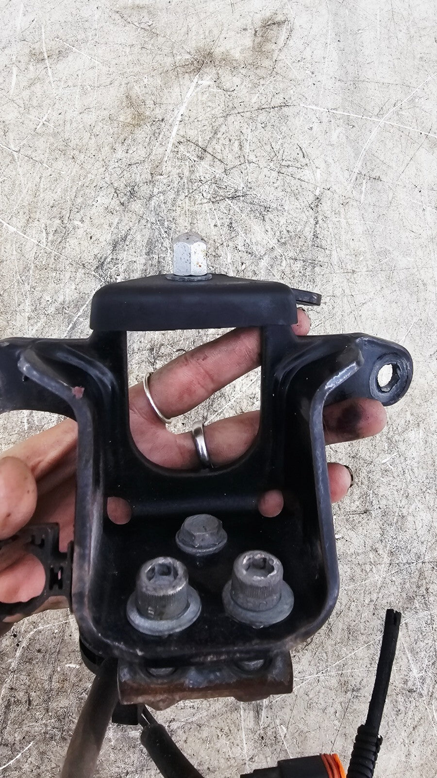 2000 Harley Davidson Sportster Upper Front Motor Mount Bracket + Bolts