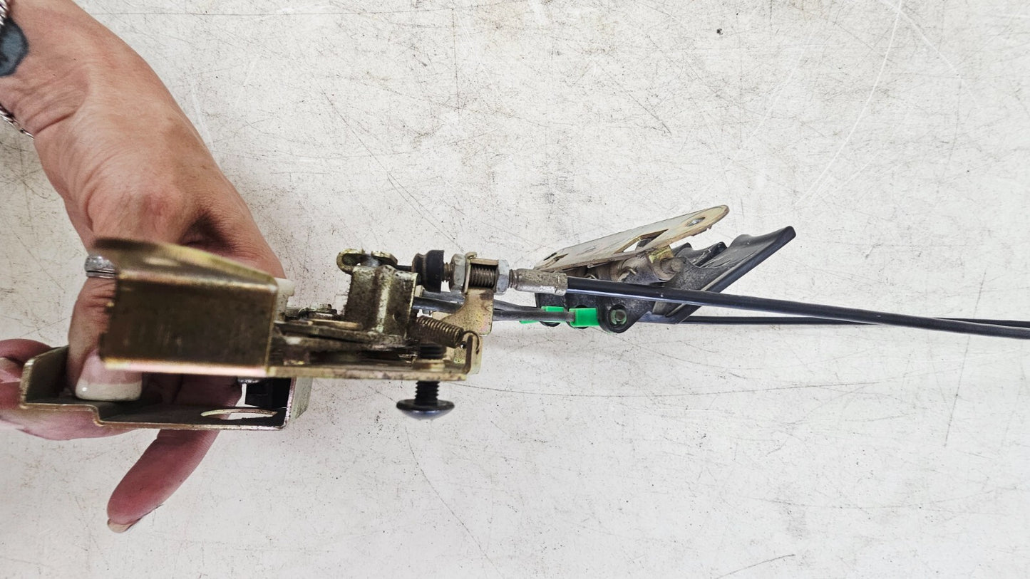 1995 HONDA GOLDWING GL1500 Trunk Saddlebag Lock Latch Release Cover Lever