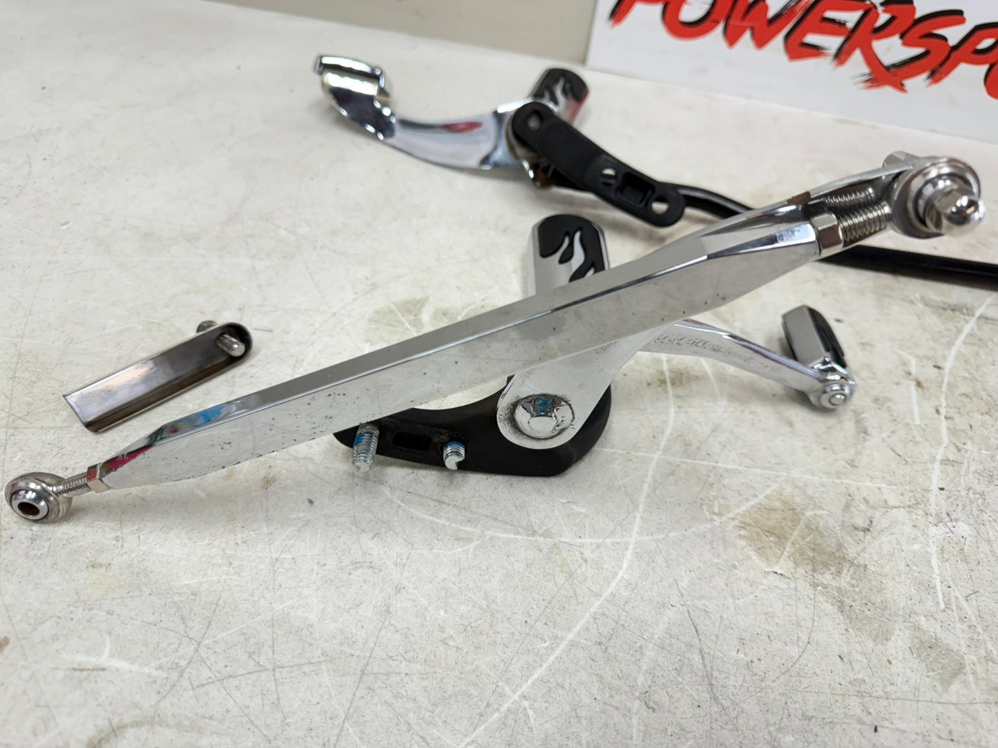 2003 HARLEY DYNA WIDE GLIDE OEM HD  Forward Control Shift Brake Pedal Foot Pegs