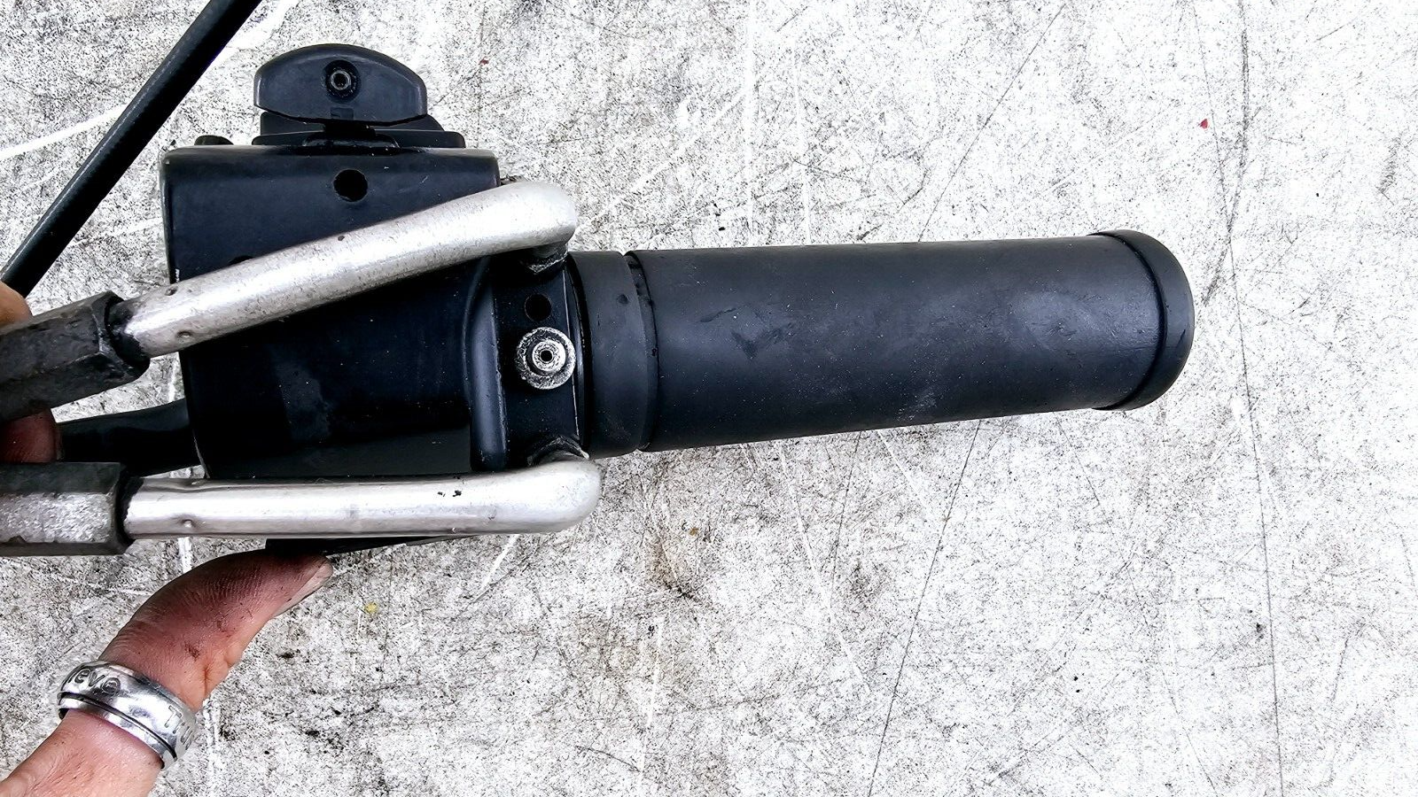 1994 HARLEY FLH ELECTRA GLIDE Right Hand Controls Switch Housing Throttle Cables