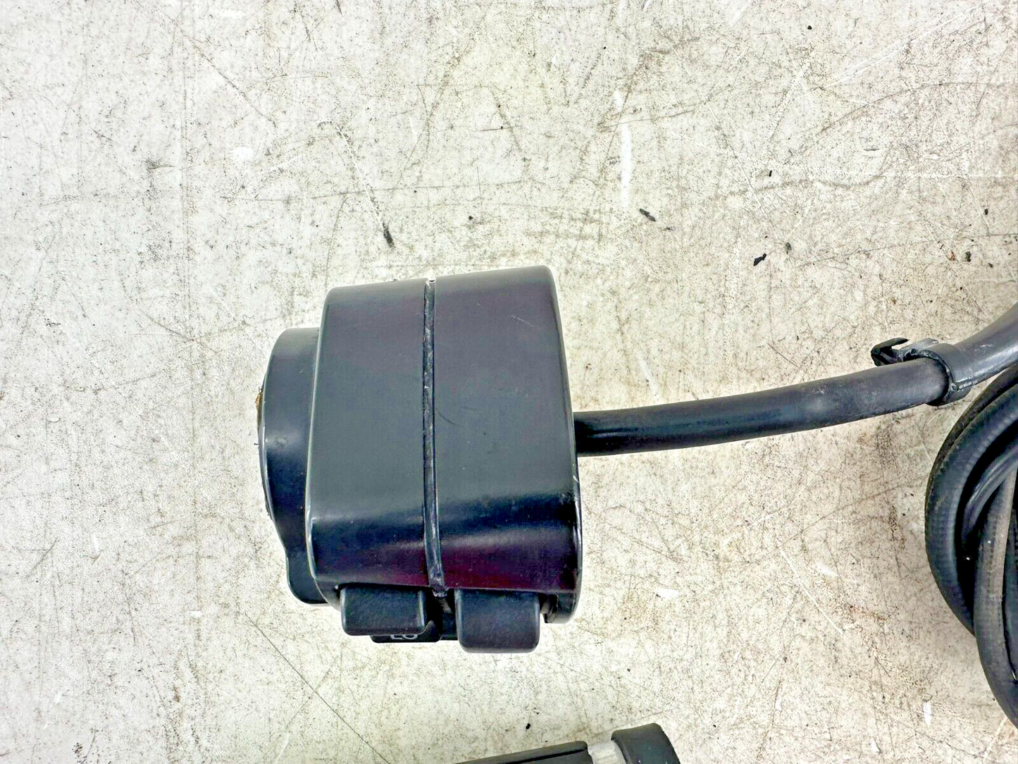 1995 HARLEY SOFTAIL OEM HD 95 Older Switch Housing W/ Buttons Cable Grips