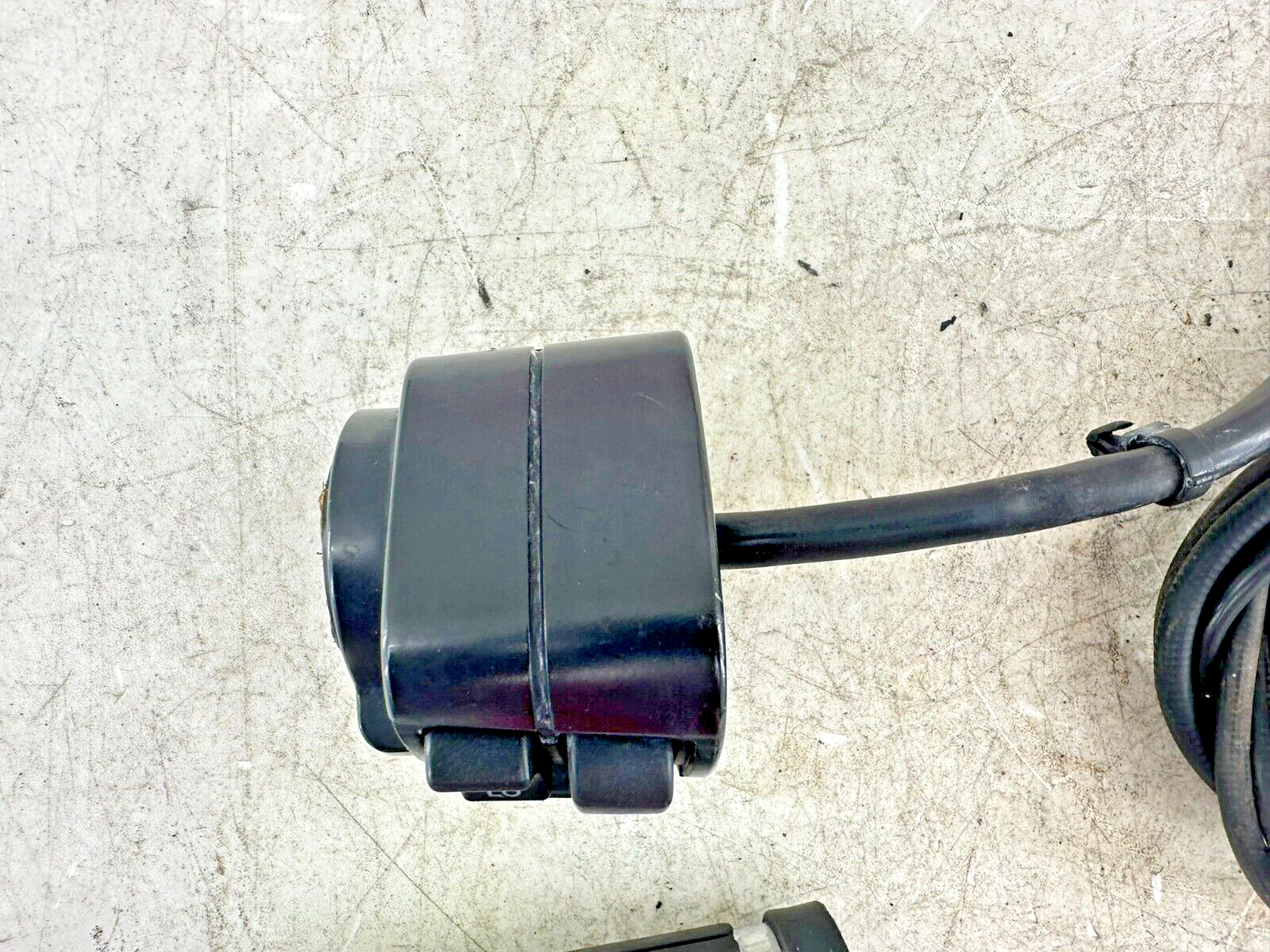 1995 HARLEY SOFTAIL OEM HD 95 Older Switch Housing W/ Buttons Cable Grips