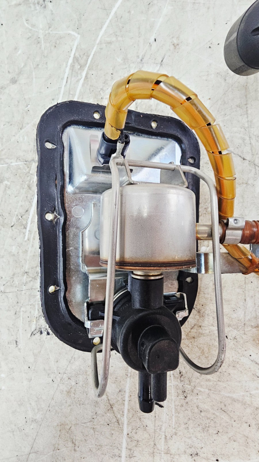 2002 HARLEY SOFTAIL Fuel Pump Sending Unit Top Plate Lever Sensor