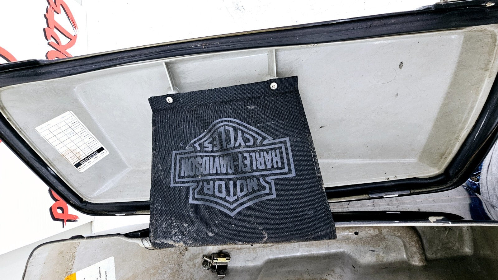 2002 HARLEY ELECTRA GLIDE Right Saddlebag Housing & Lid OEM HD Black Paint