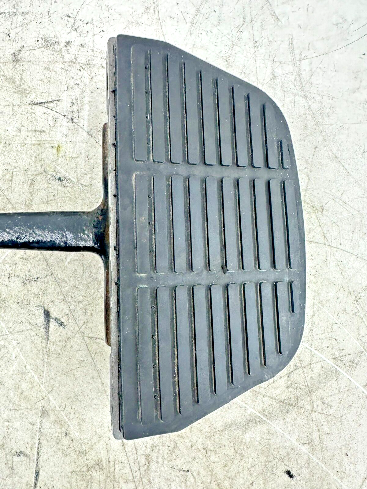1999 HARLEY FLH ELECTRA GLIDE OEM HD Passenger Floorboards Foot Rest Pad
