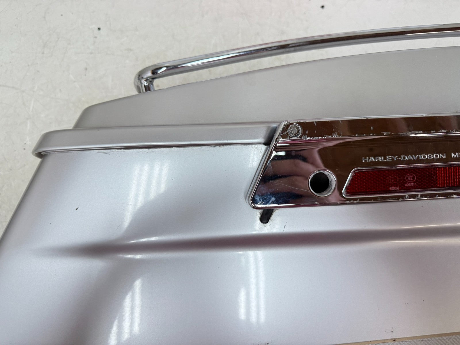 2003 HARLEY ELECTRA GLIDE Right Saddlebag Housing & Lid Latch 100th Anniversary