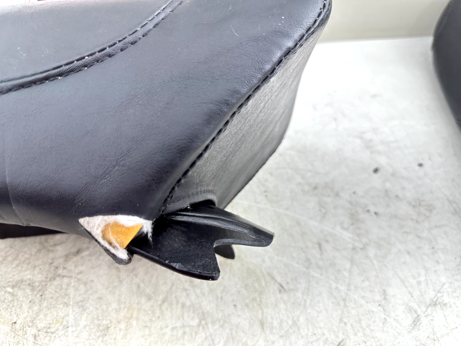 1997 HARLEY DYNA Passenger Seat Pillion Pad OEM HD