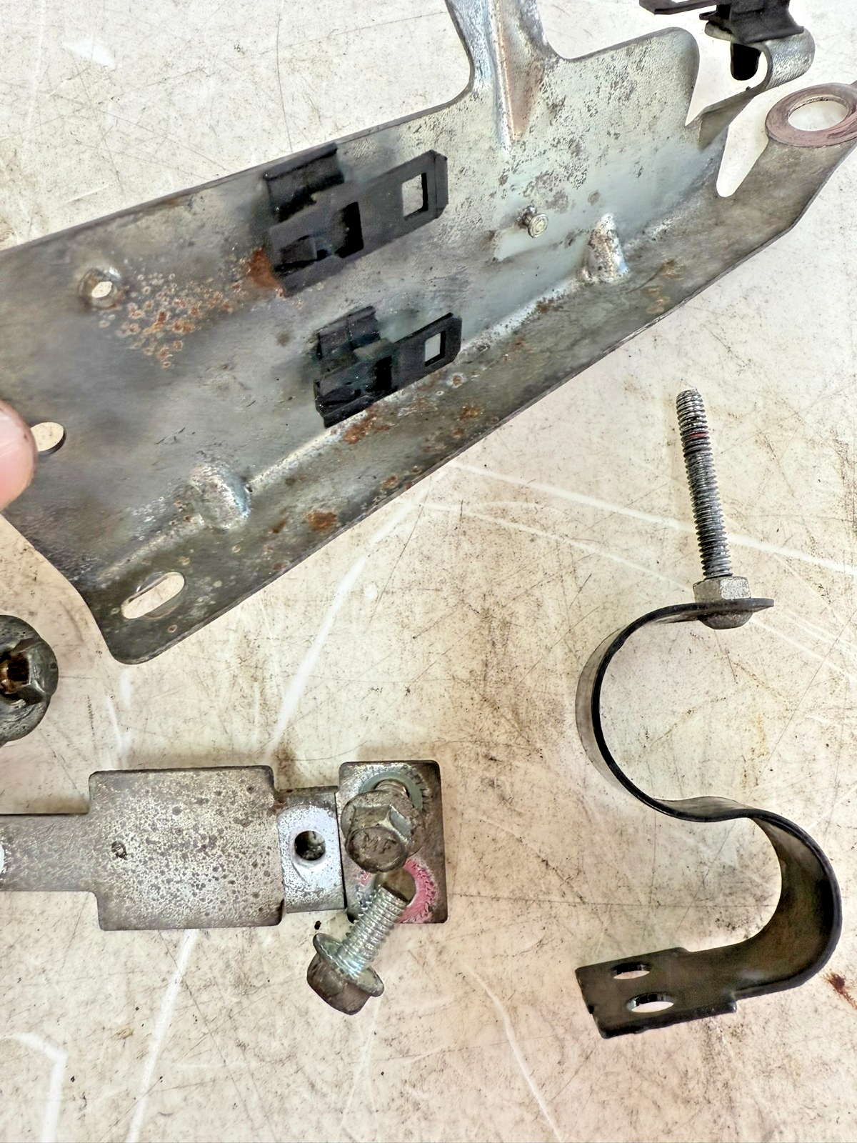 1997 HARLEY DAVIDSON SOFTAIL Dash Console Fuel Gas Tank Mounting Brackets