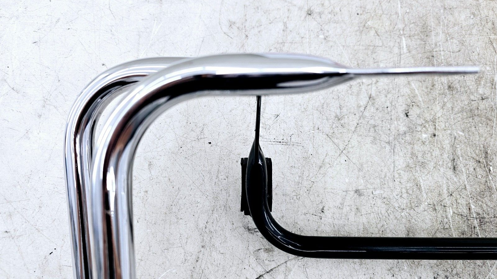 1998 HARLEY FLH ELECTRA GLIDE Chrome Right Saddlebag Guard Bumper Surround Bars