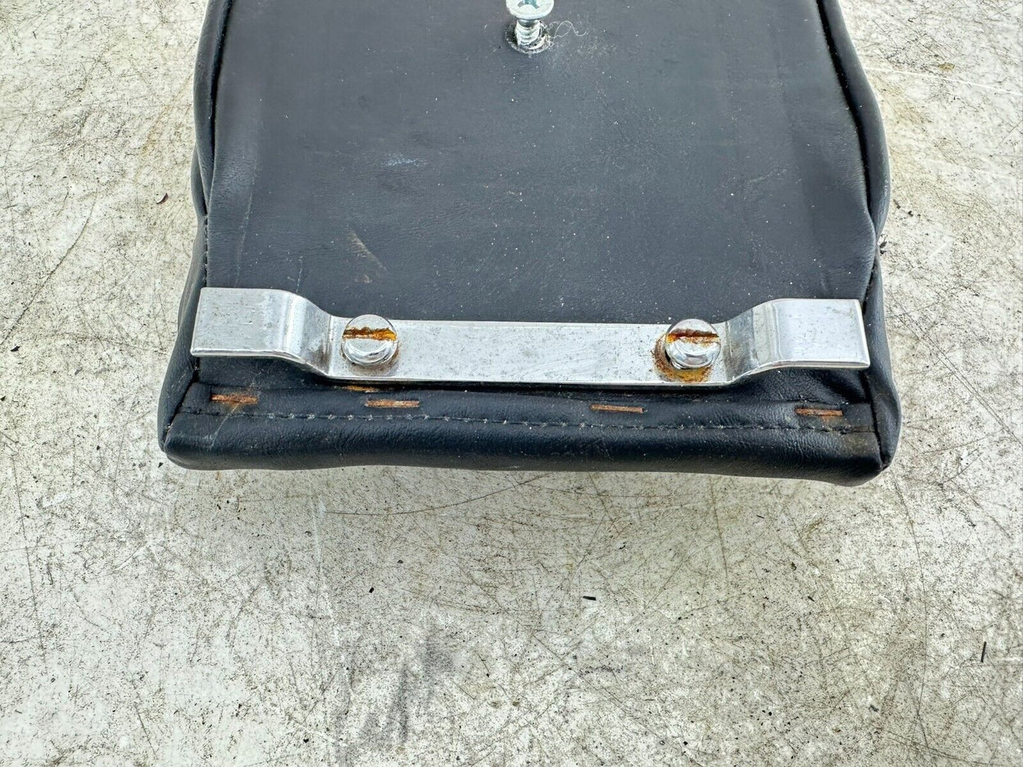 1997 HARLEY DYNA OEM HD Passenger Backrest Sissybar Pad Cushion