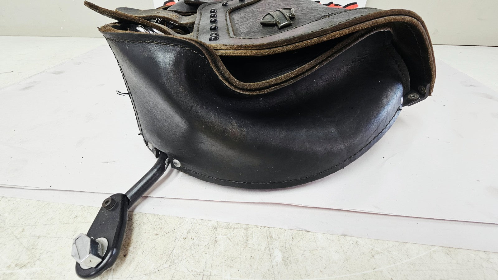 1995 HARLEY SOFTAIL FATBOY OEM Leather Studded Saddlebags Bags Rails Pair