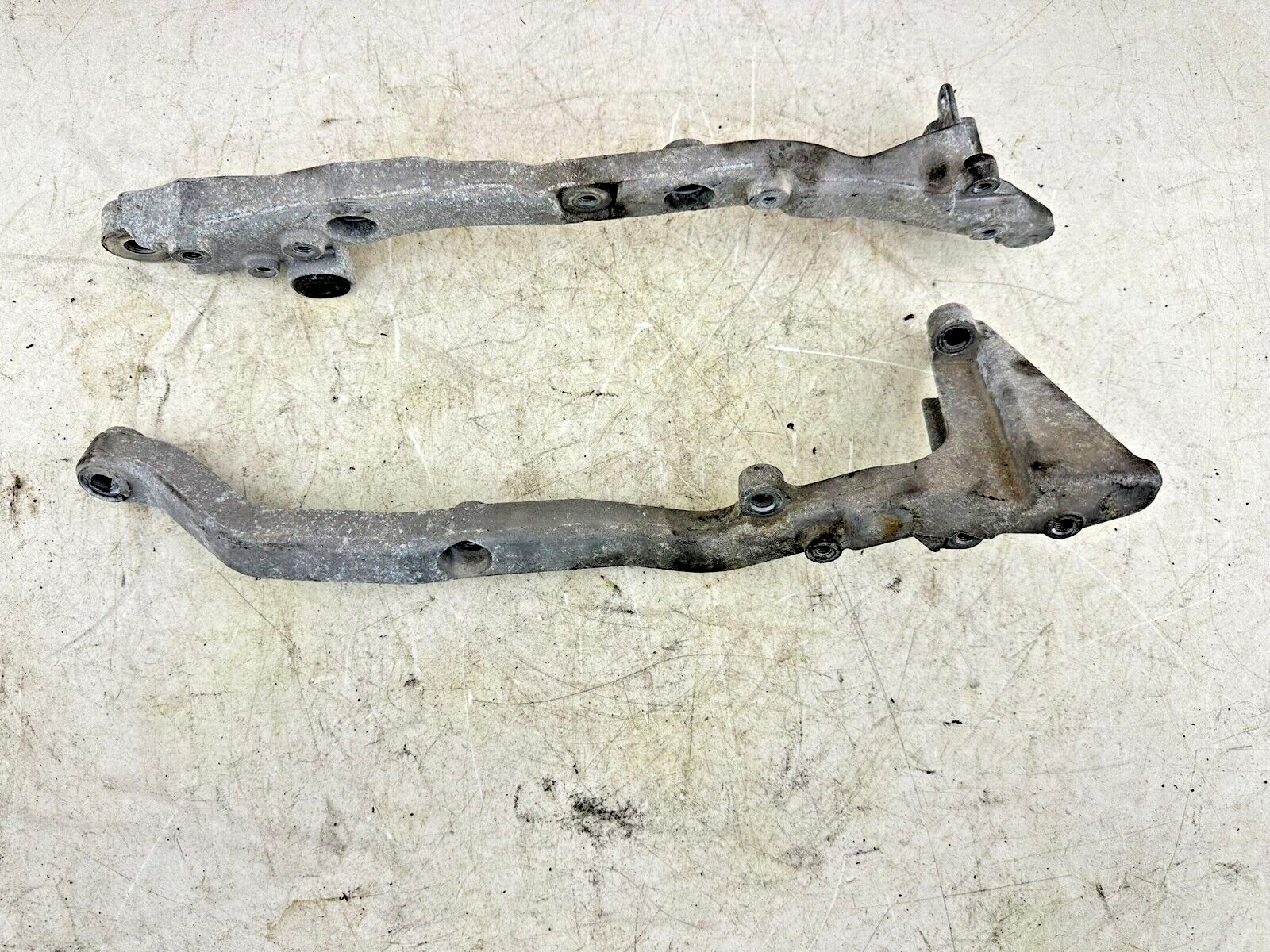 2004 Honda Goldwing GL1800 Engine Motor Mounting Bracket Bars Frame Rail