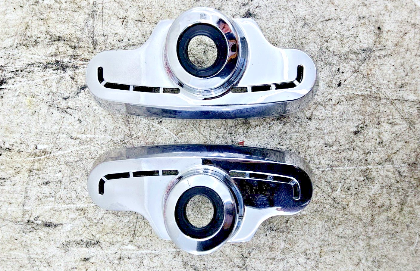 1998 HARLEY FLH ELECTRA GLIDE Chrome Head Bolt Cover Spark Plug Surround
