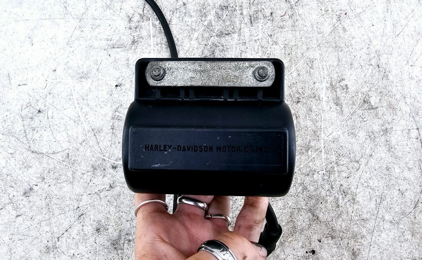 1994 HARLEY FLH ELECTRA GLIDE Ignition Coil w Spark Plug Wires OEM 21614-83A