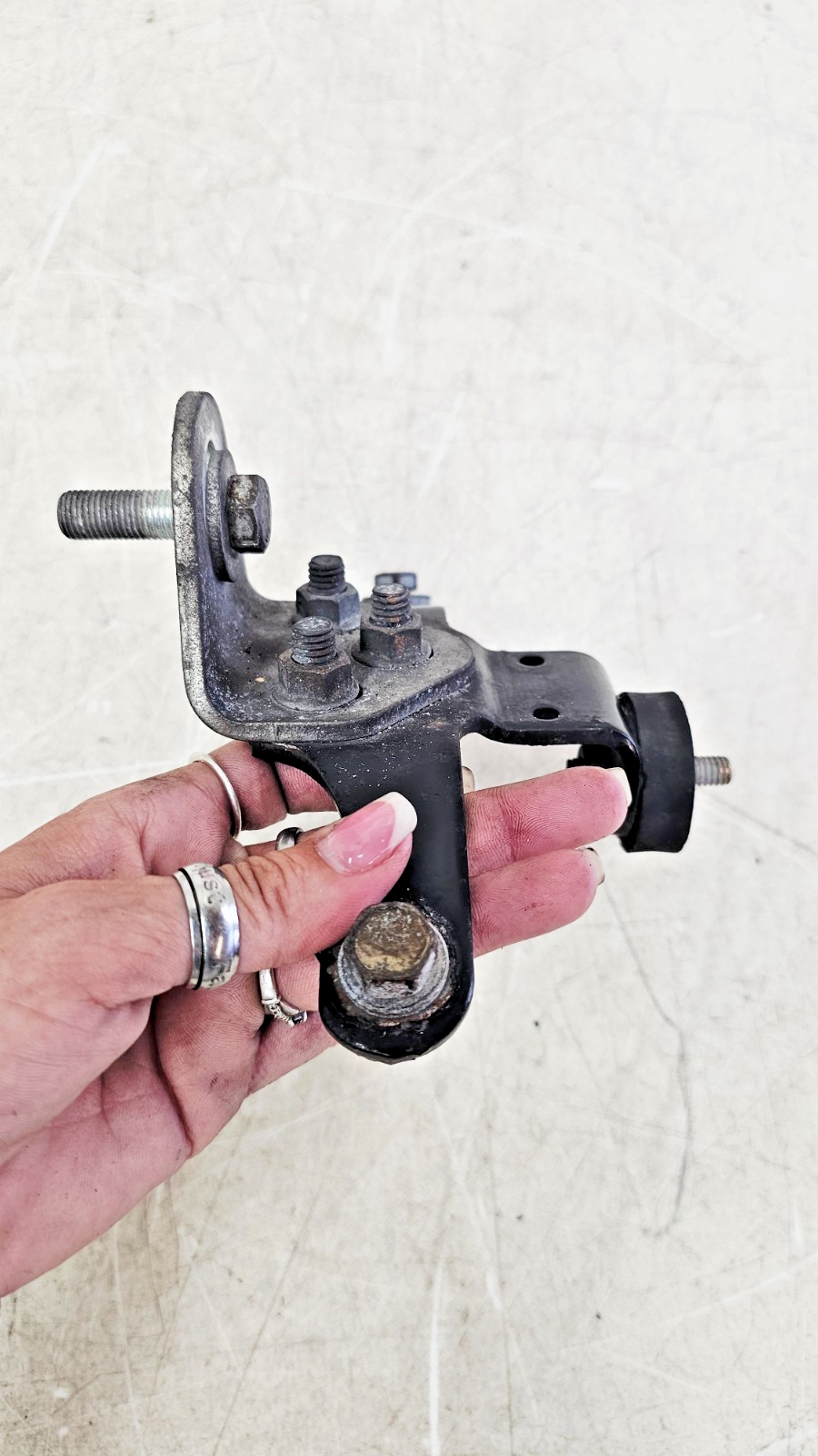 2000 HARLEY SOFTAIL DEUCE Upper Engine Motor Horn Mount Bracket