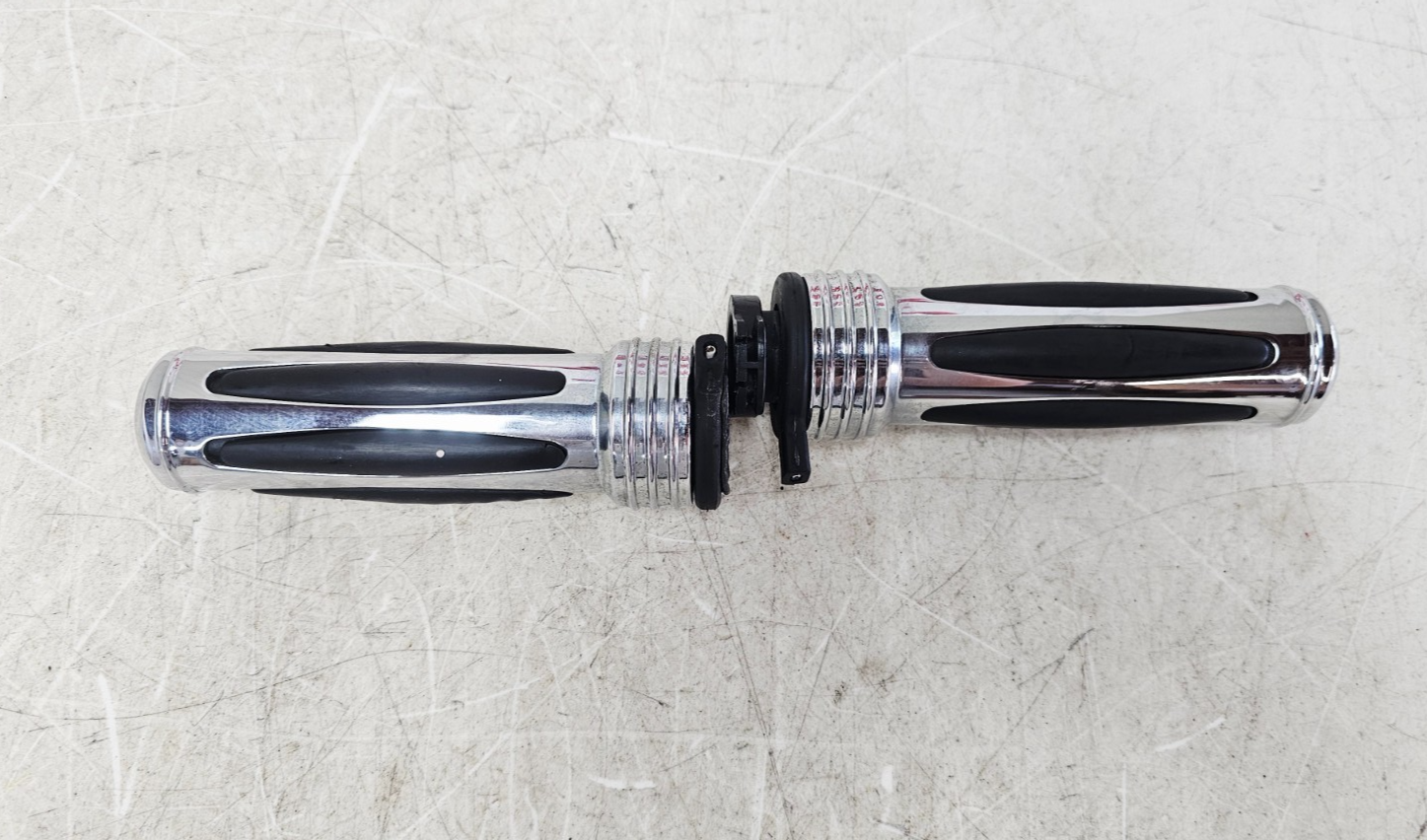 2000 HARLEY DAVIDSON FLH ROADKING Chrome Raised Throttle Hand Handlebar Grips