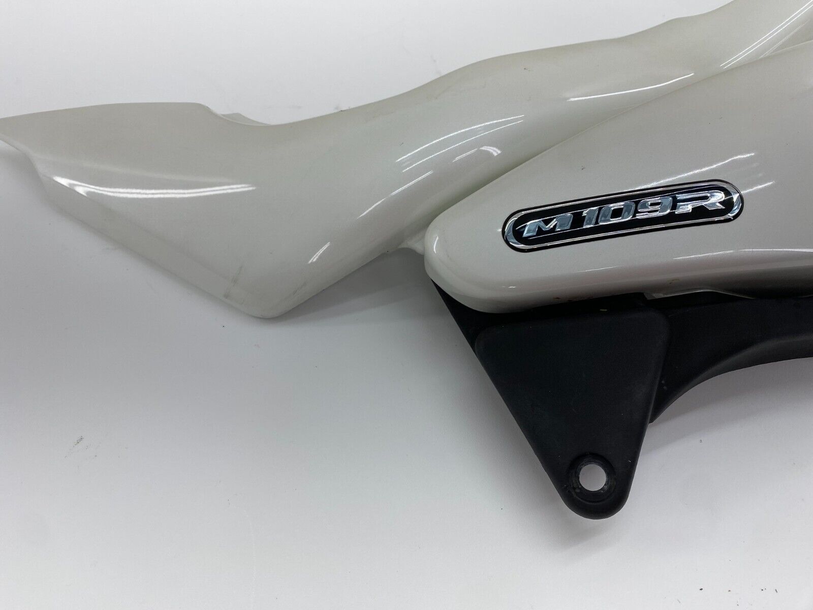 06-17 SUZUKI BOULEVARD M109R VZR1800 Right Side Cover Fairing Cowl