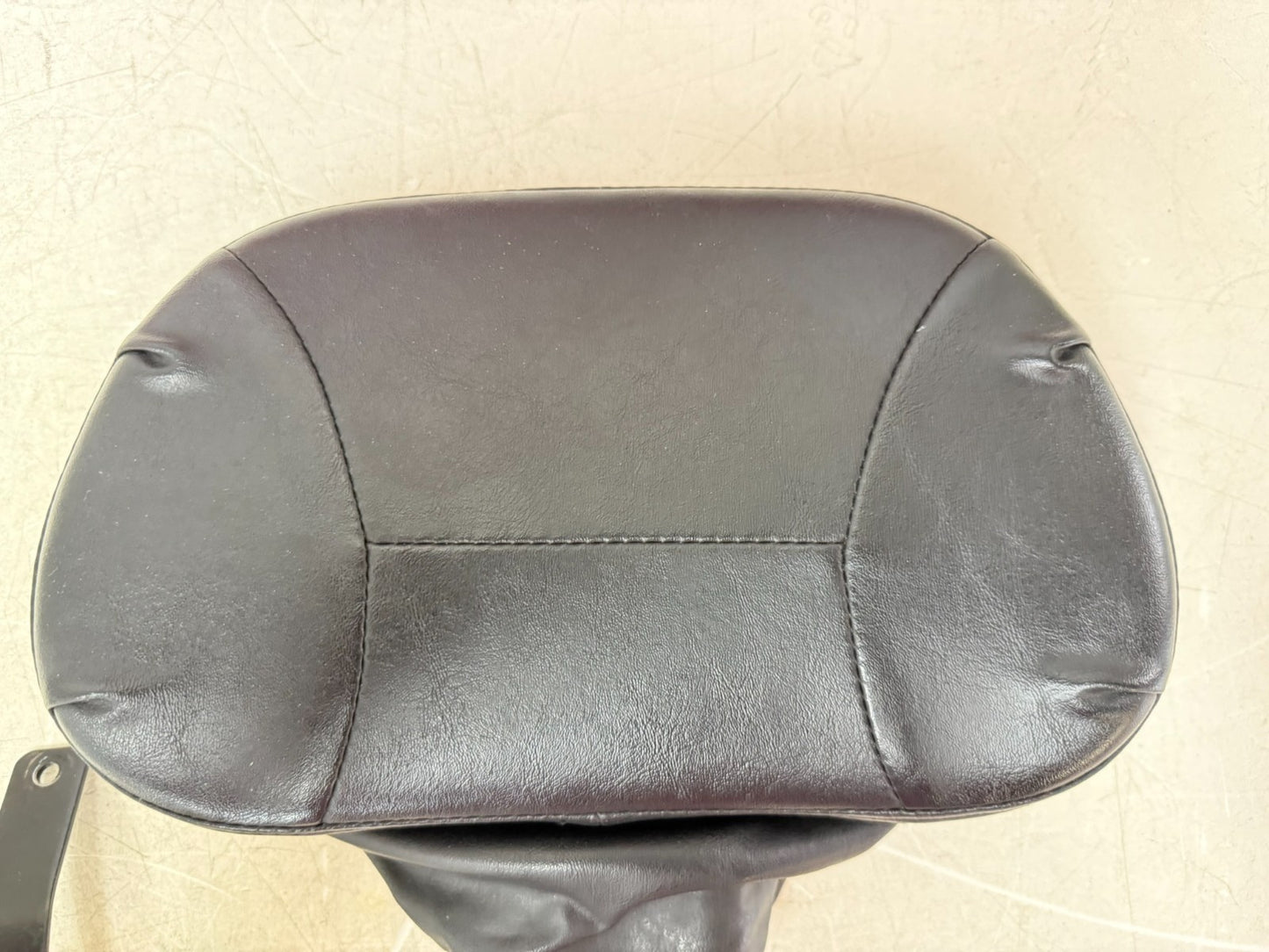 2003 HARLEY ELECTRA GLIDE Driver Backrest Cushion Pad Mounting Bracket Dock