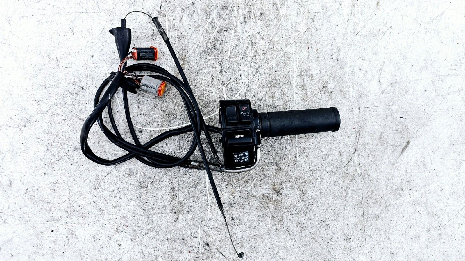 1994 HARLEY FLH ELECTRA GLIDE Right Hand Controls Switch Housing Throttle Cables