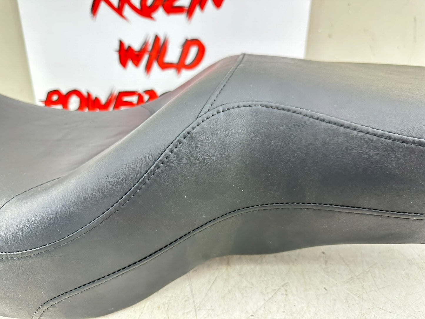 1999 HARLEY DYNA OEM HD Driver Passenger Seat Saddle Black NOS