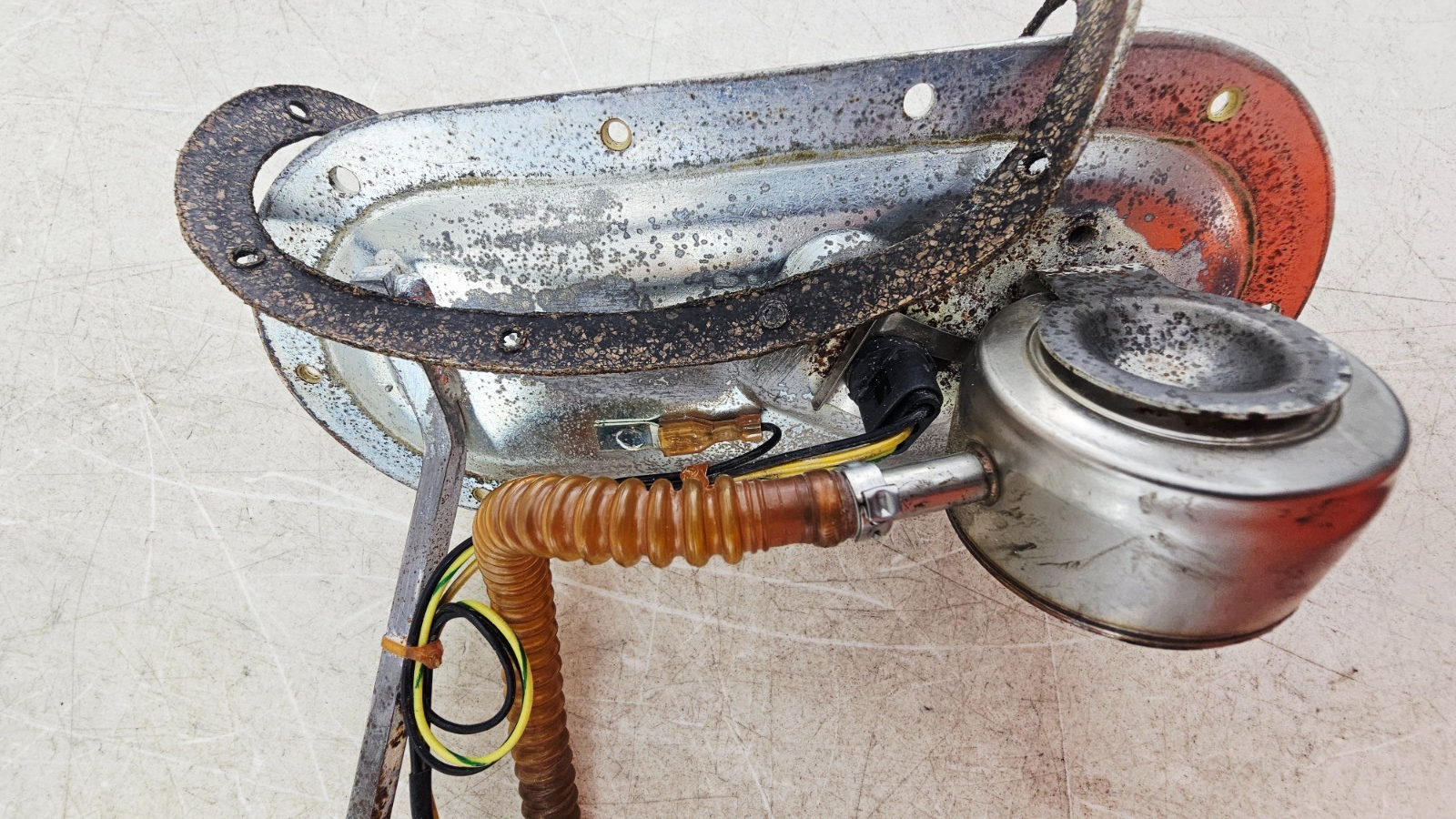 2000 HARLEY FLH ROADKING Fuel Pump Gas Pump Sending Unit WORKS!