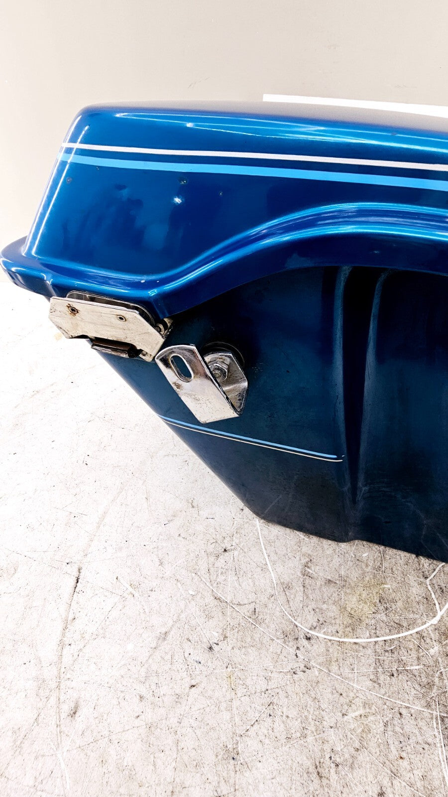 1994 HARLEY FLH ELECTRA GLIDE Right Side Saddlebag Housing & Lid OEM Replacement