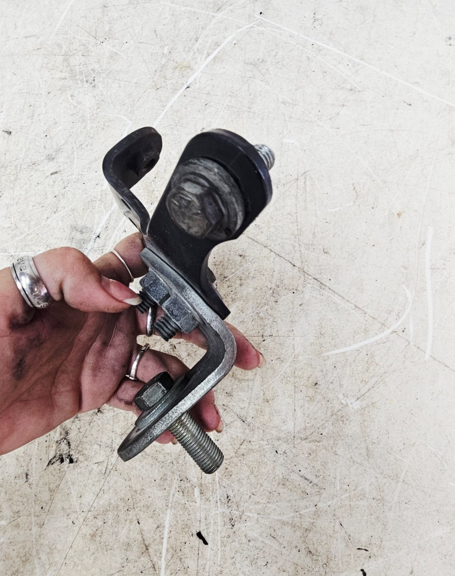 2002 HARLEY SOFTAIL Upper Motor Engine Horn Mount Mounting Bracket